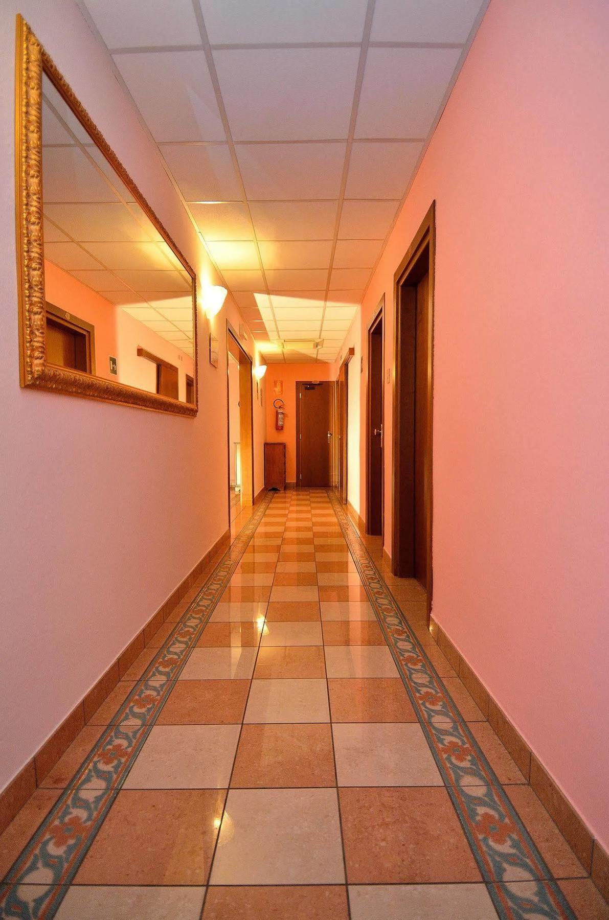 Hotel Amba Alagi Маргера Екстер'єр фото